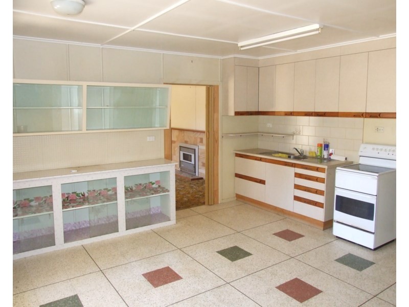 31 Thallon Street, Crows Nest QLD 4355