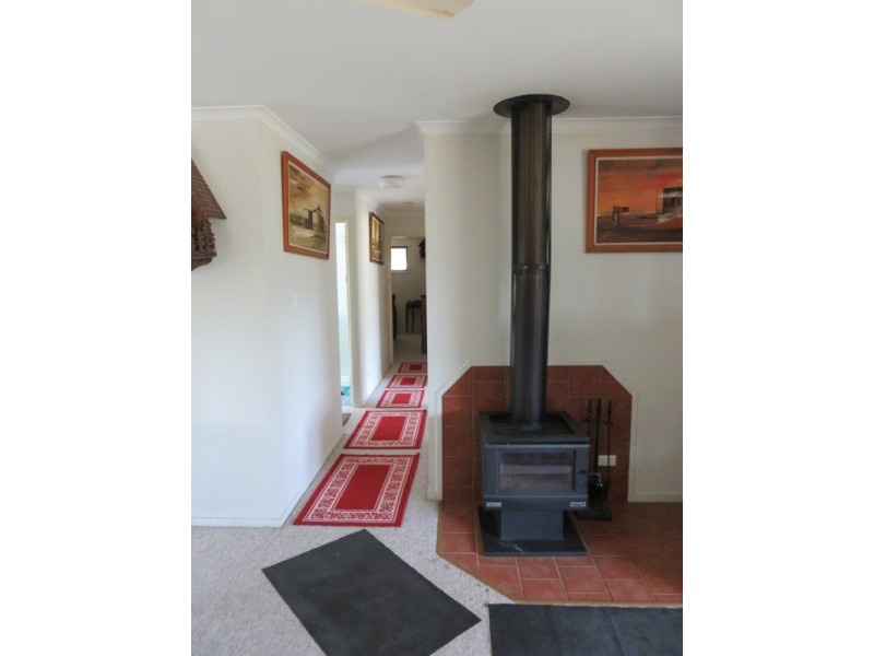 8 Avery Court, Cooyar QLD 4402