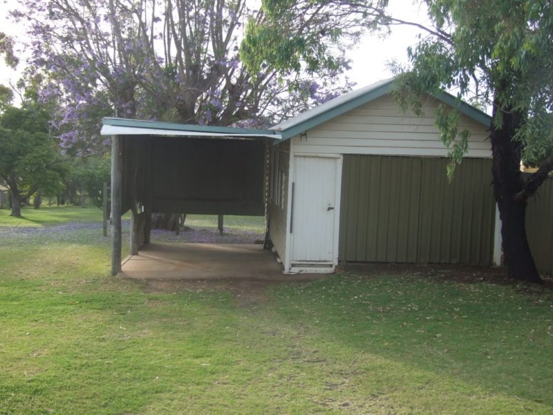 139 Mocatta Street, Goombungee QLD 4354