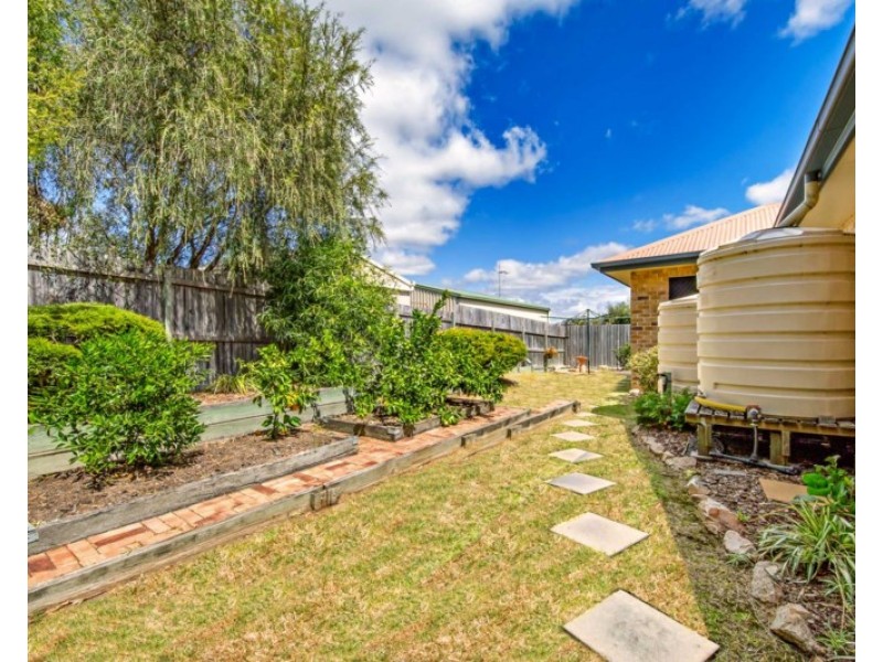 7 Lee Court, Crows Nest QLD 4355