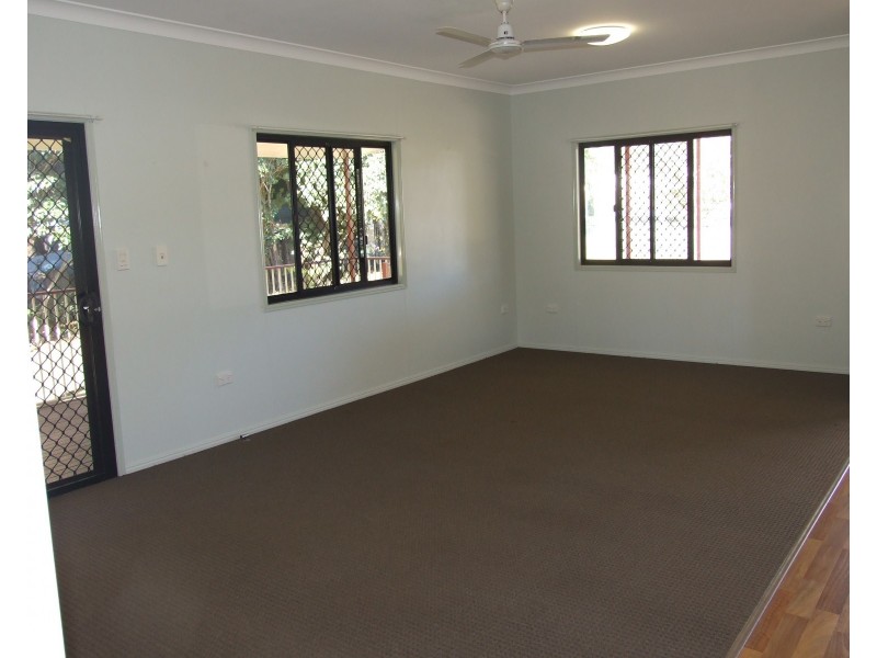 26 Albert Street, Crows Nest QLD 4355