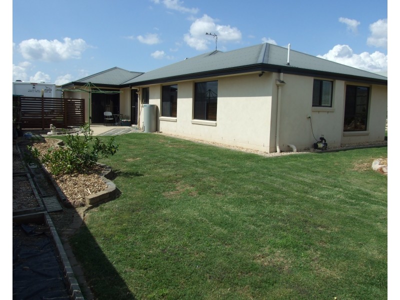 19 Vicky Avenue, Crows Nest QLD 4355