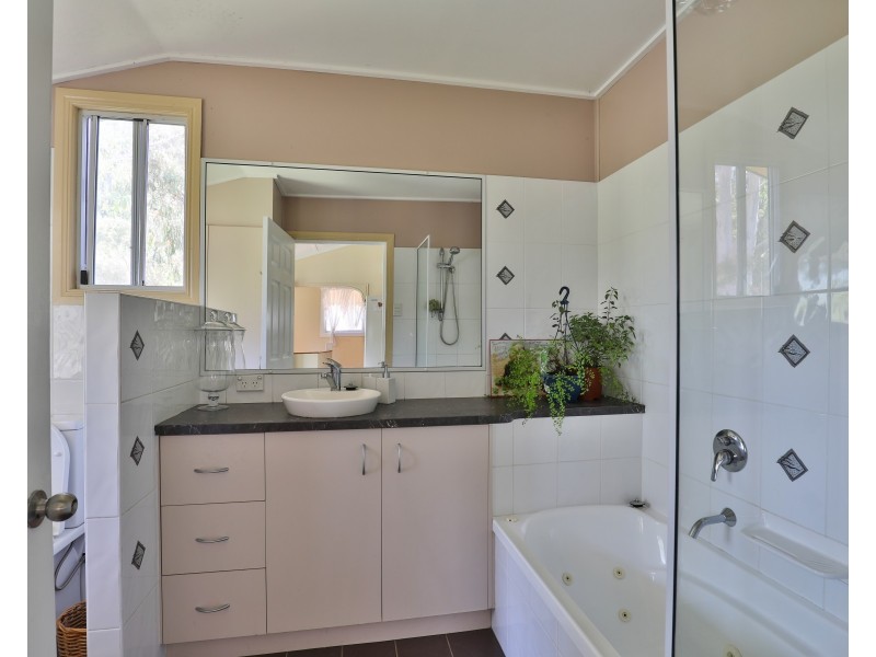 1012 Pechey Maclagan Road, Groomsville QLD 4352