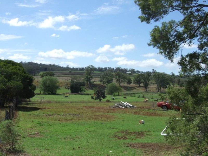 76 Willis Road, Meringandan West QLD 4352