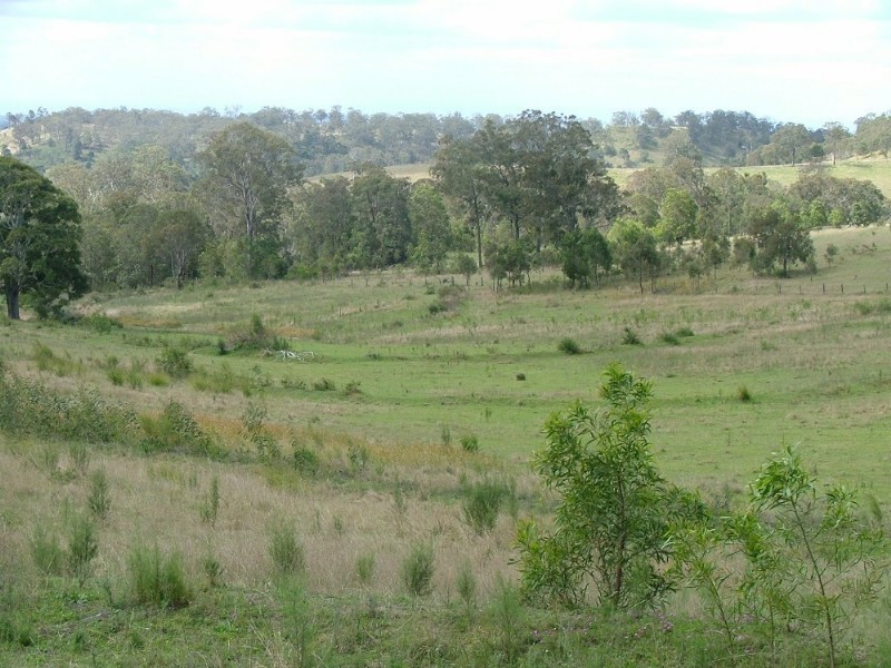 80 Middle Road, Crows Nest QLD 4355