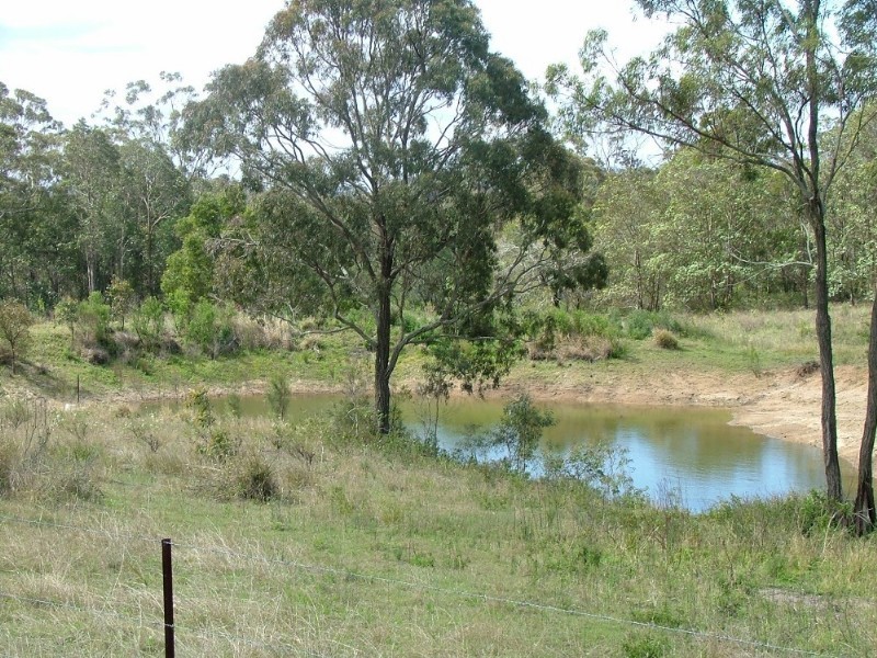 80 Middle Road, Crows Nest QLD 4355