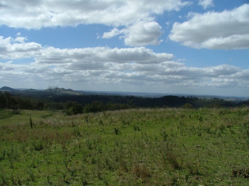 80 Middle Road, Crows Nest QLD 4355