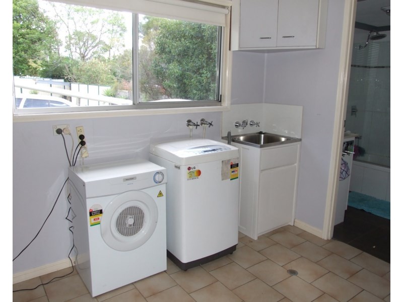 17 Albert Street, Crows Nest QLD 4355