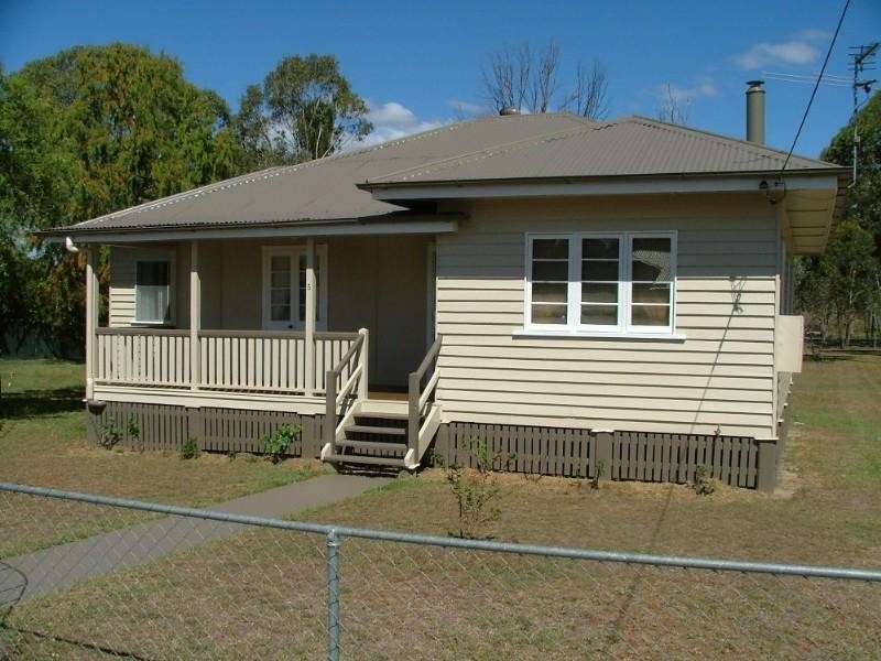 5 John Street, Crows Nest QLD 4355