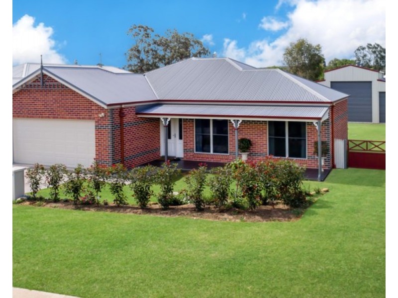 18 Samuel Avenue, Crows Nest QLD 4355