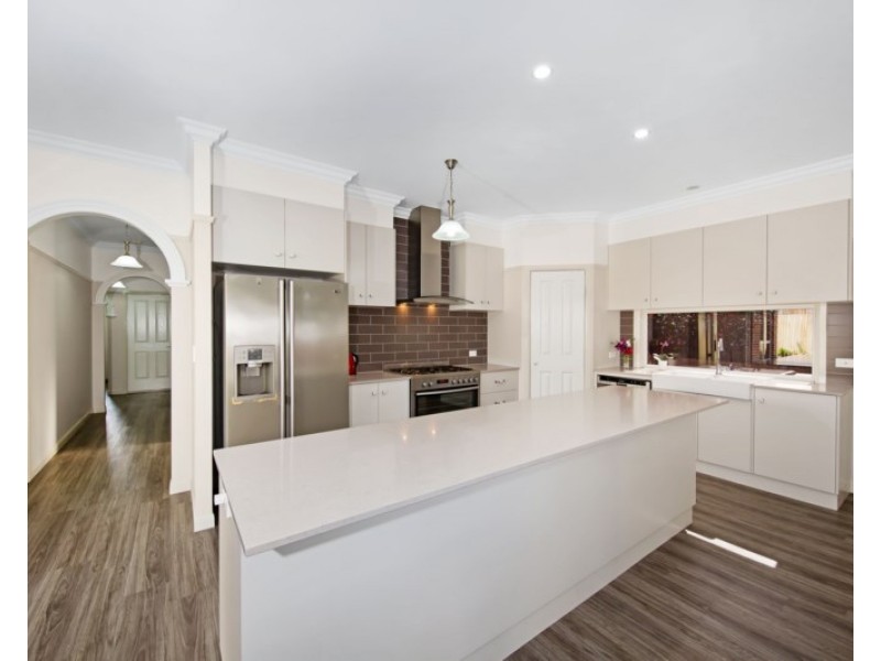 18 Samuel Avenue, Crows Nest QLD 4355