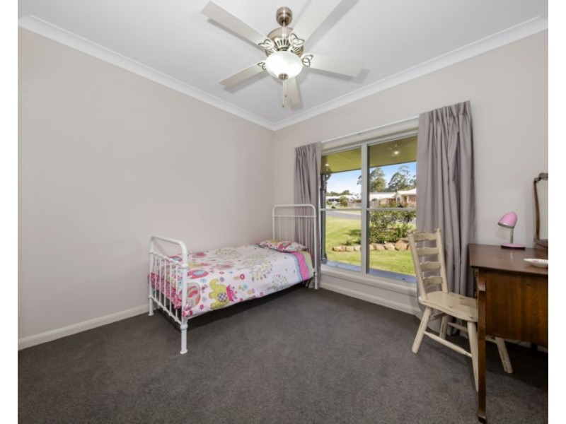 18 Samuel Avenue, Crows Nest QLD 4355