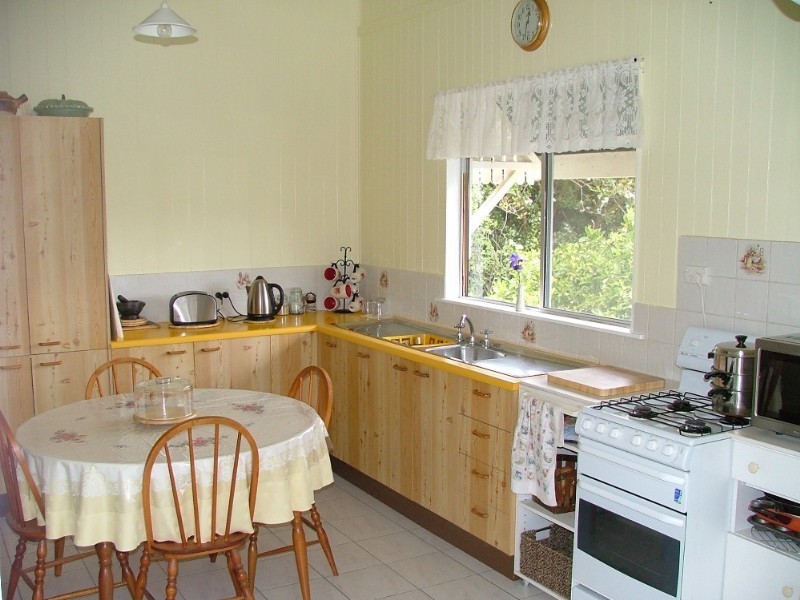 8 Emu Creek Road, Crows Nest QLD 4355