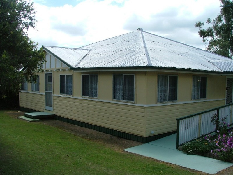 8 Emu Creek Road, Crows Nest QLD 4355