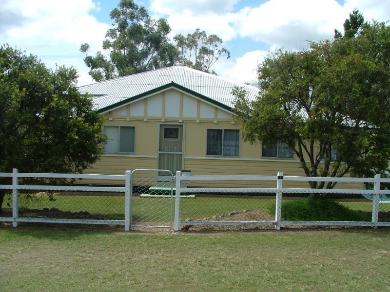 8 Emu Creek Road, Crows Nest QLD 4355