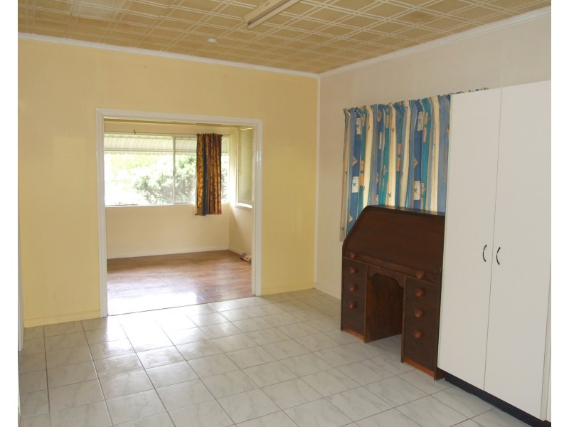 3 New England Highway, Crows Nest QLD 4355