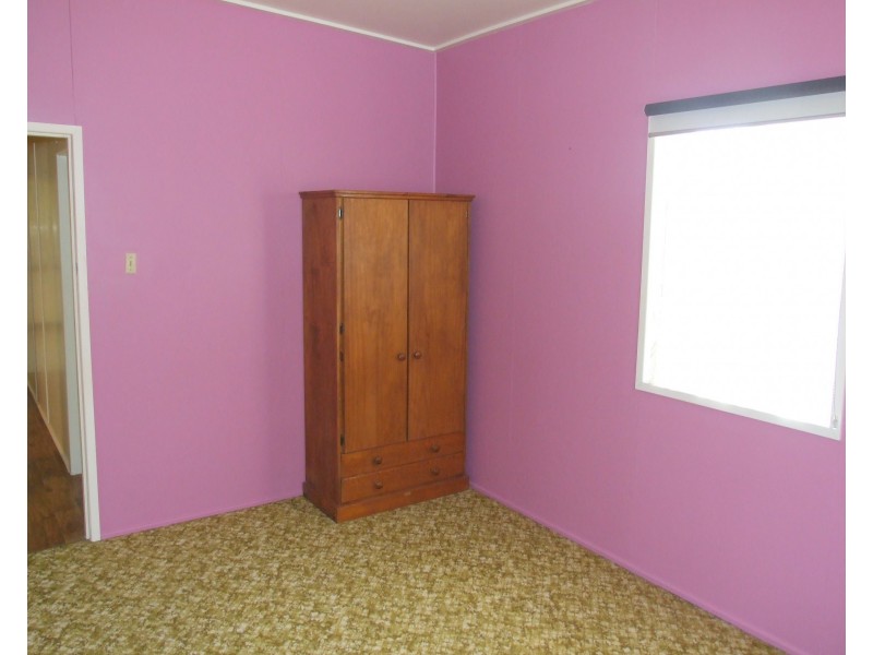 3 New England Highway, Crows Nest QLD 4355