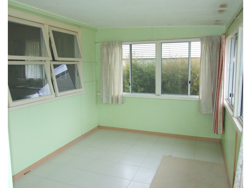 3 New England Highway, Crows Nest QLD 4355