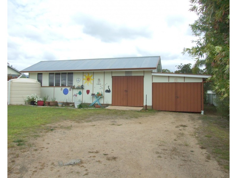 3 New England Highway, Crows Nest QLD 4355