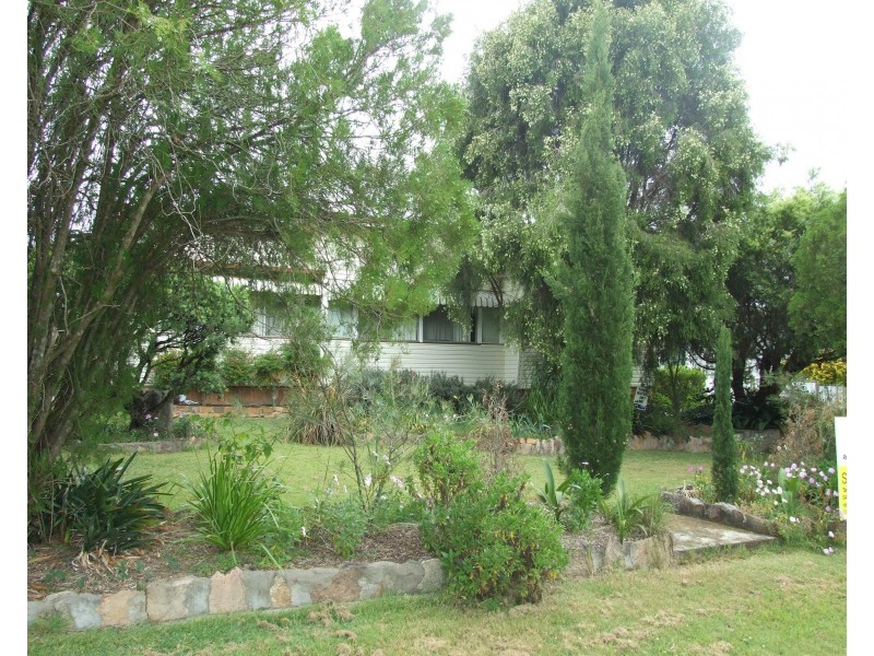 3 New England Highway, Crows Nest QLD 4355