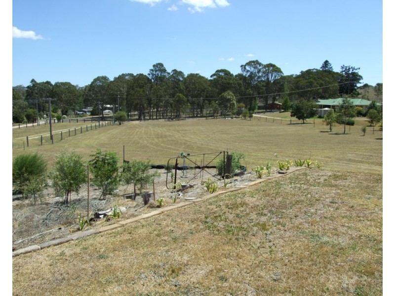 14 Devoncourt Road, Crows Nest QLD 4355