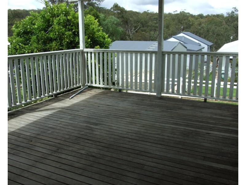 16 Esk Street, Crows Nest QLD 4355