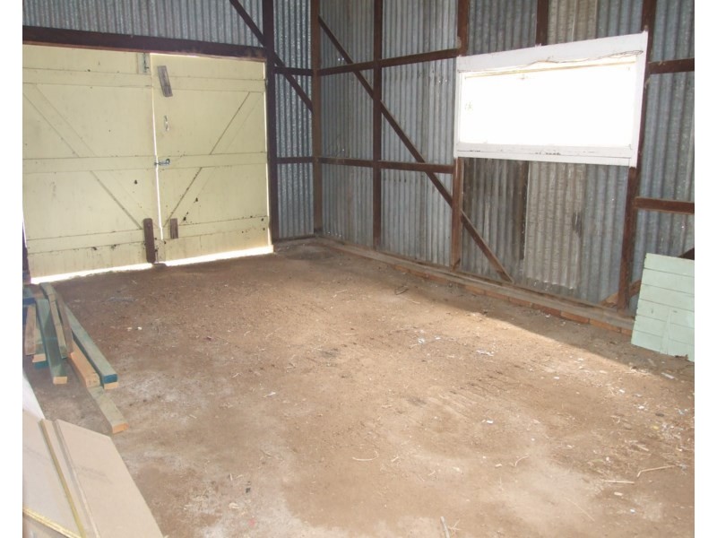 16 Esk Street, Crows Nest QLD 4355