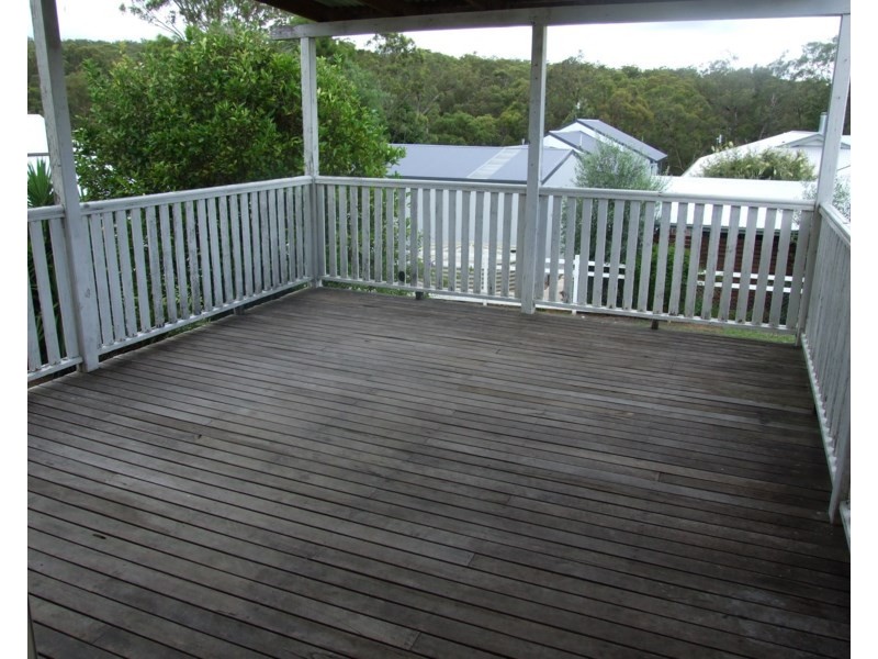 16 Esk Street, Crows Nest QLD 4355