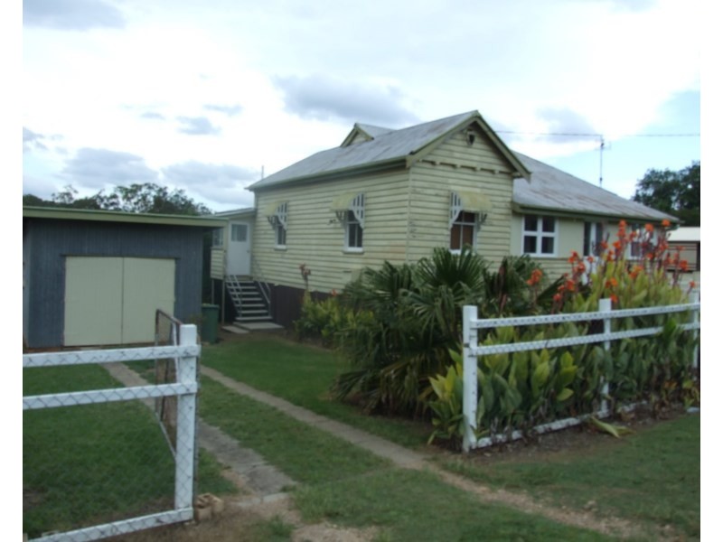 16 Esk Street, Crows Nest QLD 4355