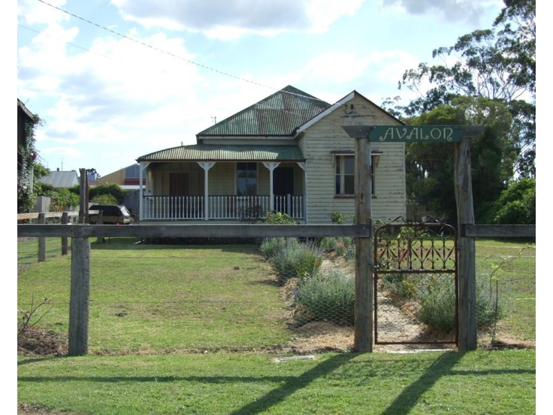 19 Esk Street, Crows Nest QLD 4355