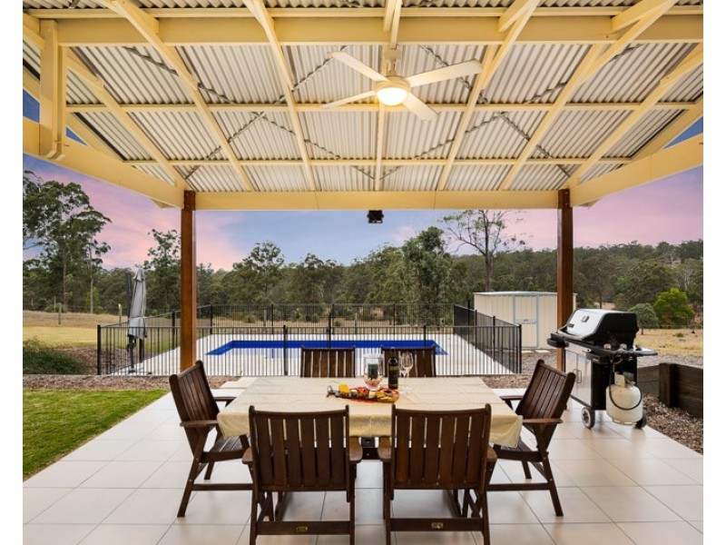 21 Sewell Road, Crows Nest QLD 4355