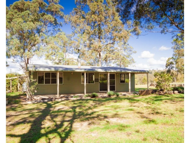 21 Sewell Road, Crows Nest QLD 4355