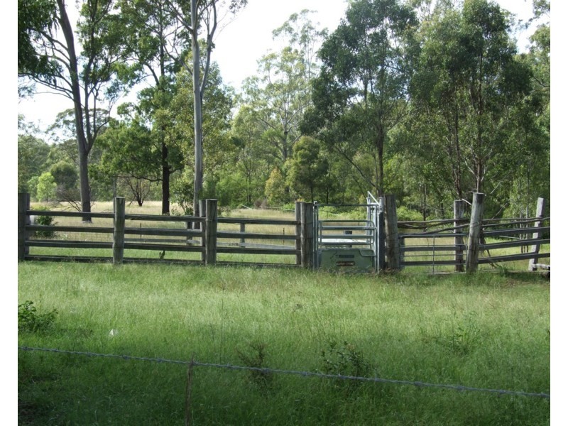 21 Sewell Road, Crows Nest QLD 4355