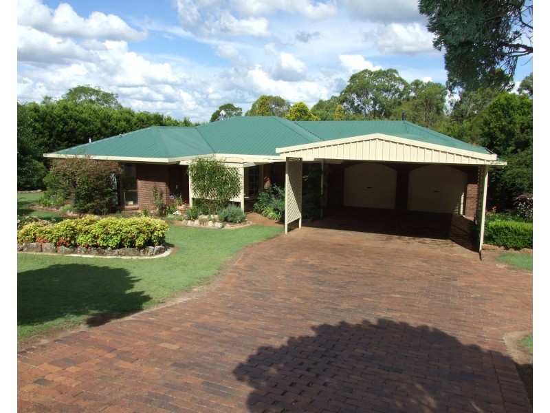 15 Railway Terrace, Crows Nest QLD 4355