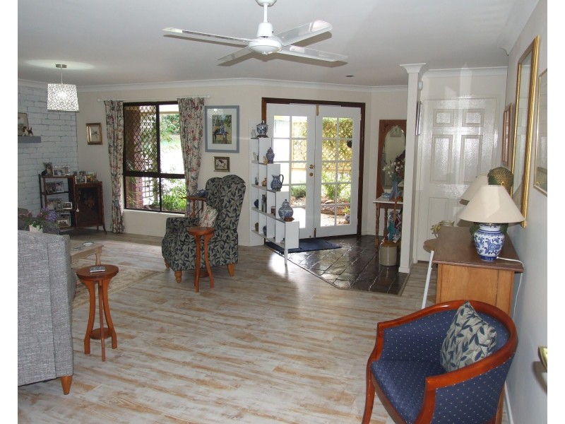 15 Railway Terrace, Crows Nest QLD 4355