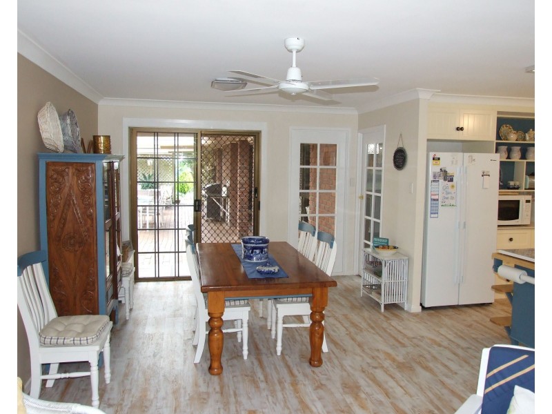 15 Railway Terrace, Crows Nest QLD 4355