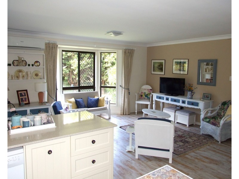 15 Railway Terrace, Crows Nest QLD 4355