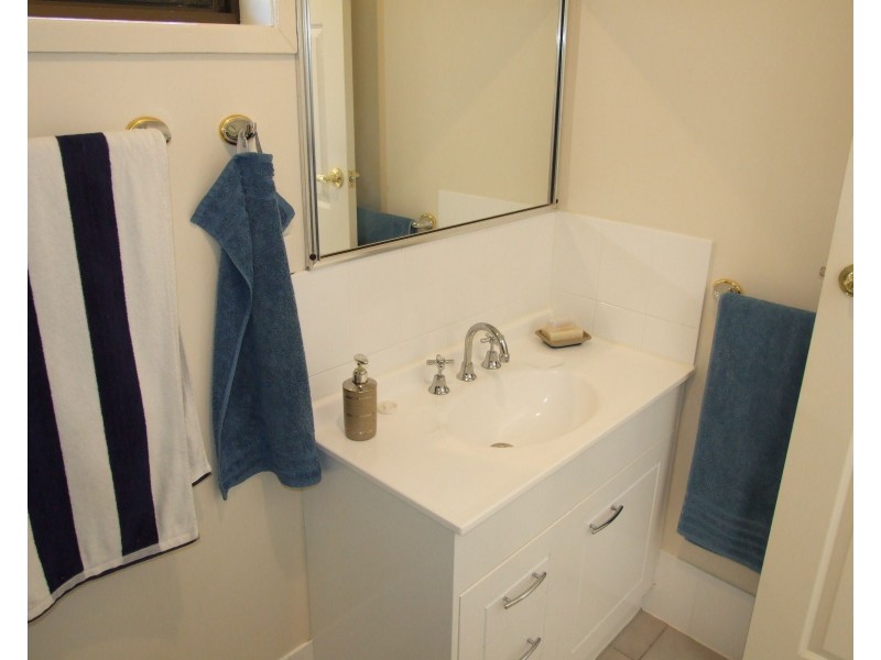 15 Railway Terrace, Crows Nest QLD 4355