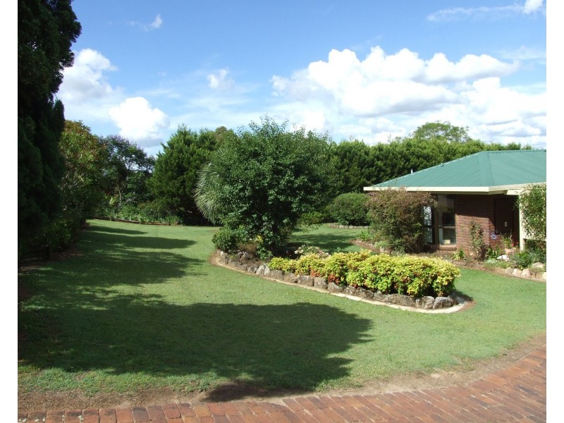 15 Railway Terrace, Crows Nest QLD 4355