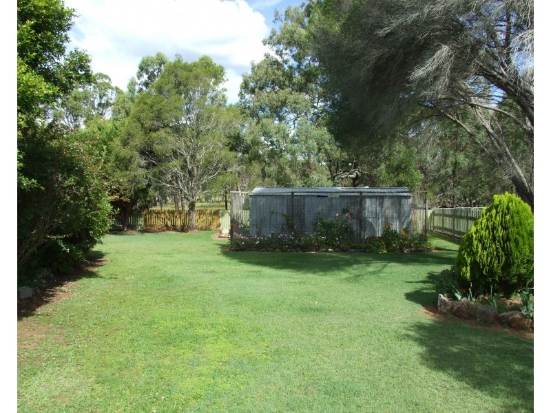 15 Railway Terrace, Crows Nest QLD 4355