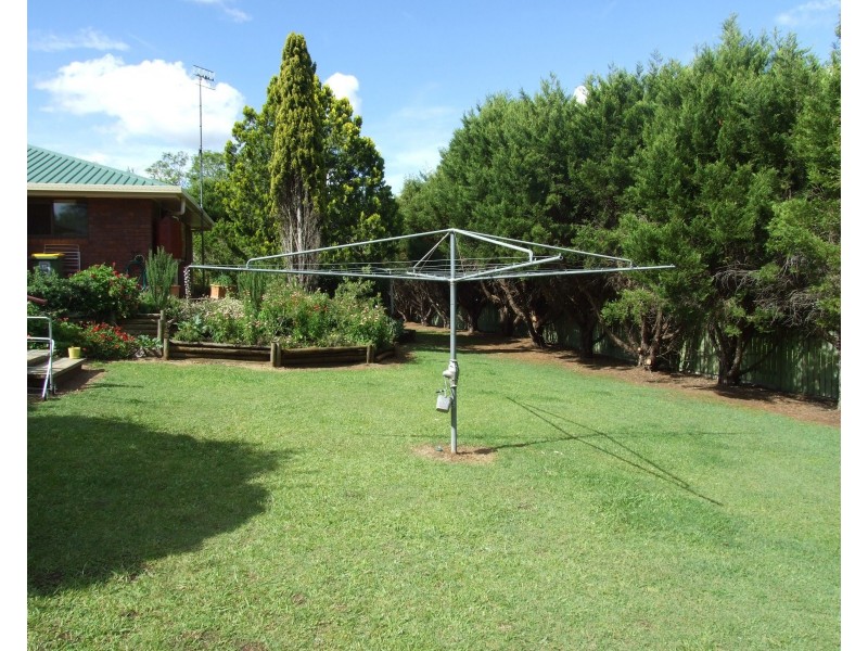 15 Railway Terrace, Crows Nest QLD 4355