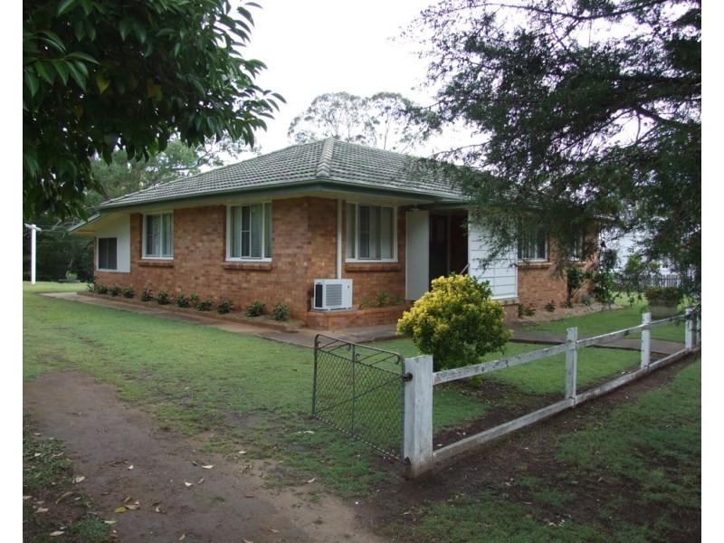 4-6 Esk Street, Crows Nest QLD 4355