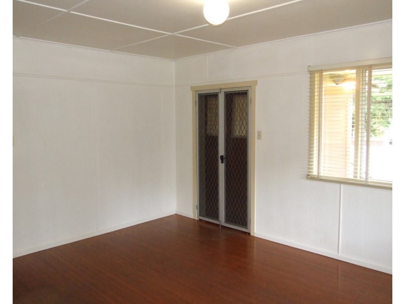 4-6 Esk Street, Crows Nest QLD 4355