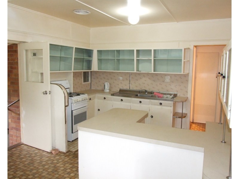 4-6 Esk Street, Crows Nest QLD 4355