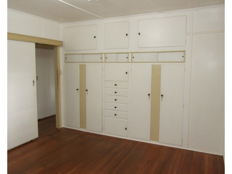 4-6 Esk Street, Crows Nest QLD 4355