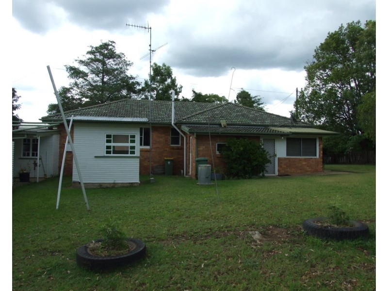 4-6 Esk Street, Crows Nest QLD 4355