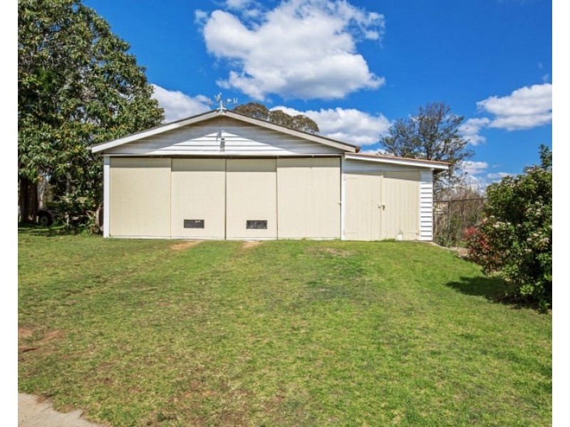 7 Albert Street, Crows Nest QLD 4355