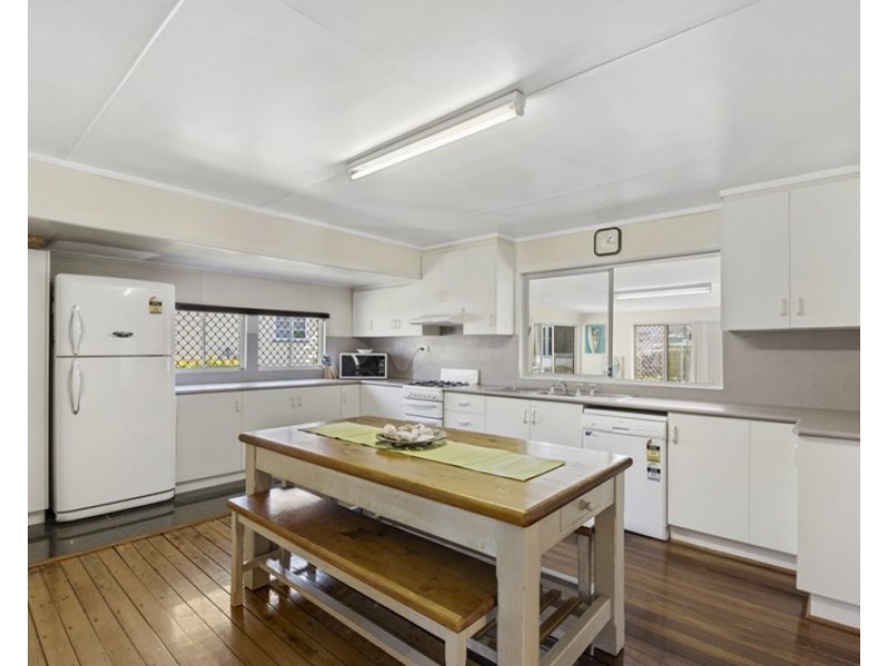 20 James Street, Crows Nest QLD 4355