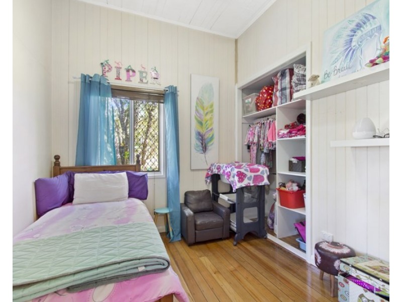 20 James Street, Crows Nest QLD 4355