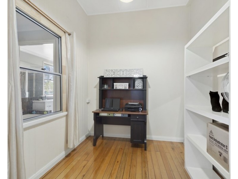 20 James Street, Crows Nest QLD 4355